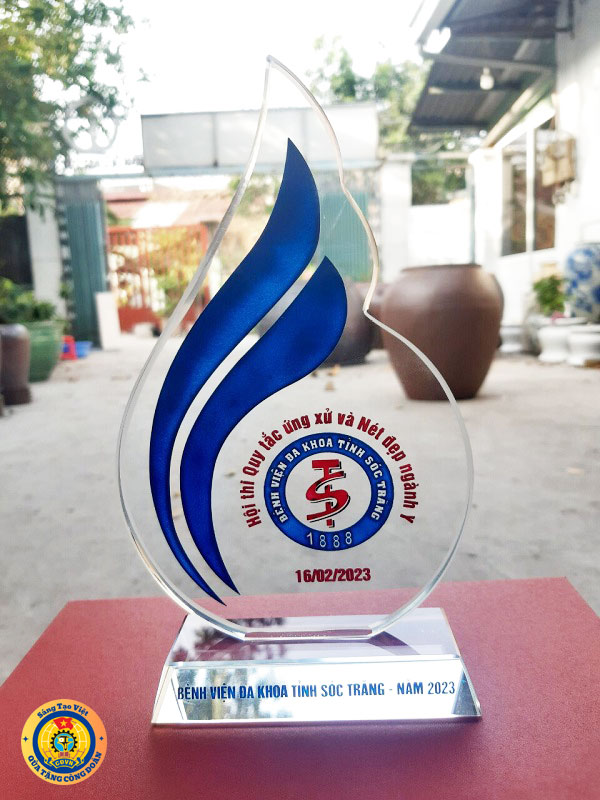 Nâng cao ý thức đoàn kết qua việc tặng quà Công đoàn
