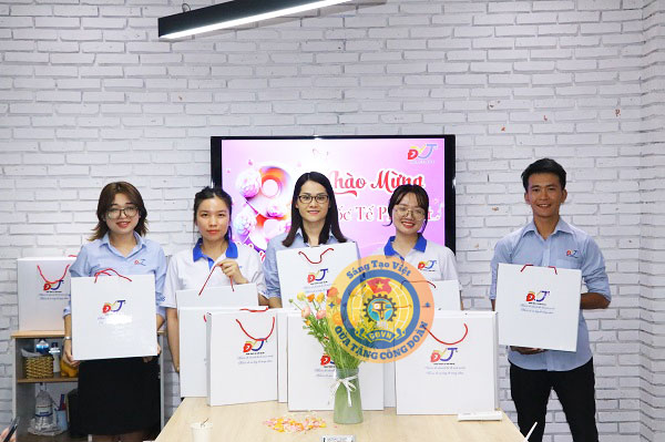 Sự cân nhắc và tính chuyên nghiệp trong việc tặng quà Công đoàn