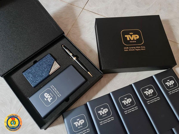 Lựa chọn quà tặng Công đoàn theo xu hướng và thị hiếu