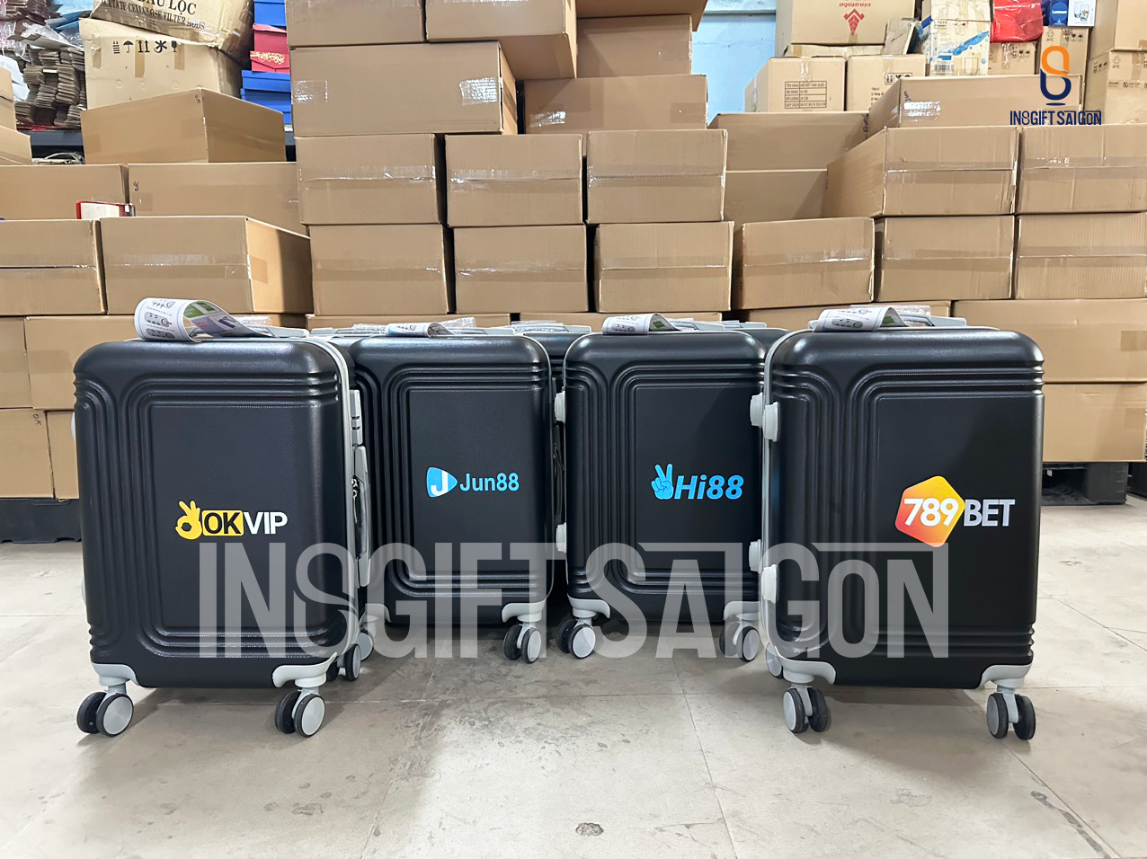 vali in logo quà tặng công đoàn giá rẻ